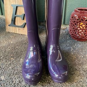 Purple Hunter boots. Worn a few times. Size 7.